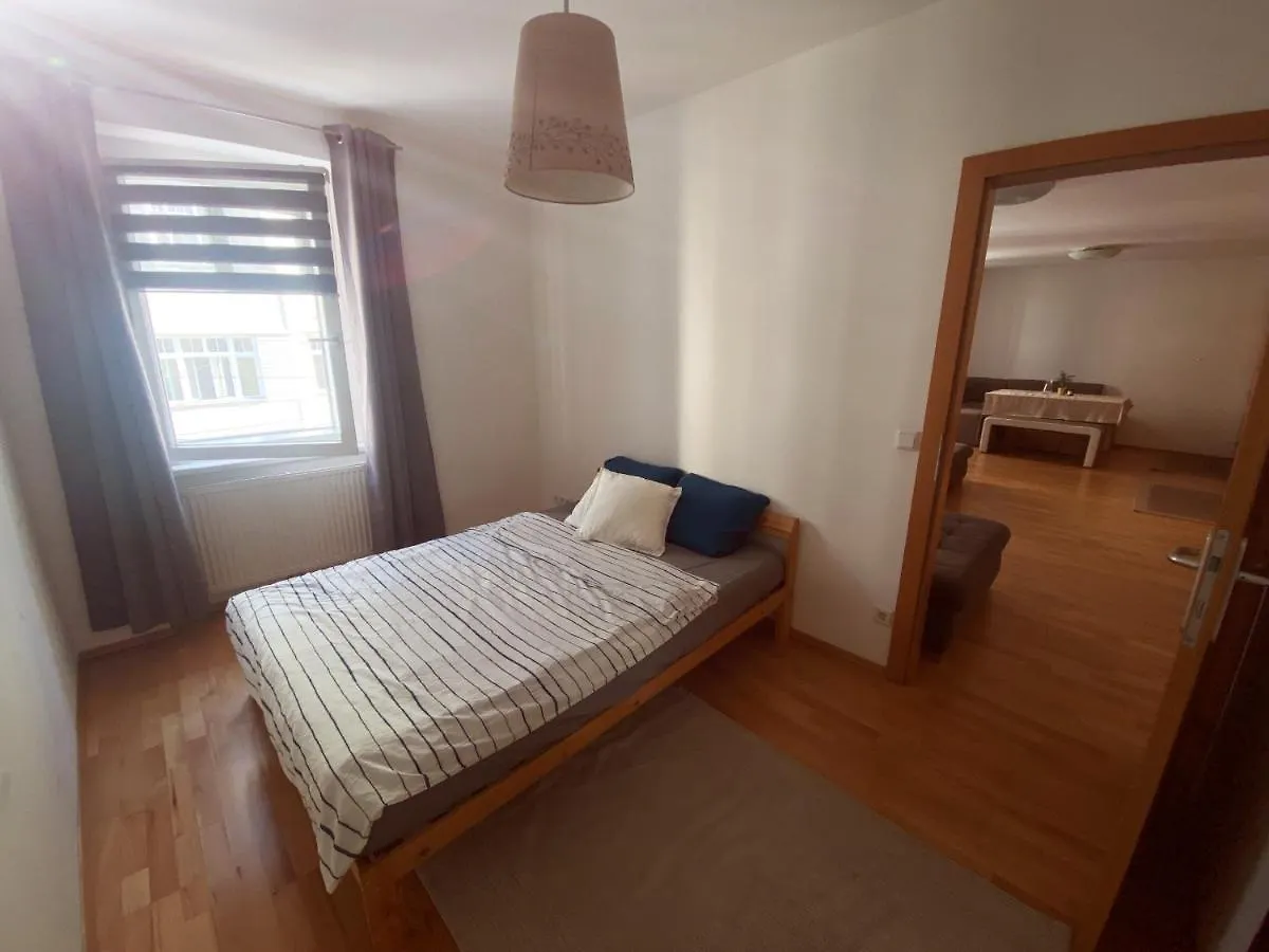 Cosy Apartment In A Perfect Location 1070 Historical Part Of Viyana